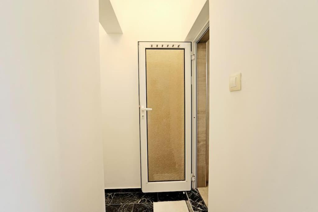 Cozy 1-Bedroom Flat In The Very Center Of โซเฟีย ภายนอก รูปภาพ
