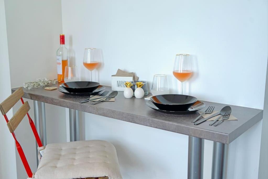 Cozy 1-Bedroom Flat In The Very Center Of โซเฟีย ภายนอก รูปภาพ