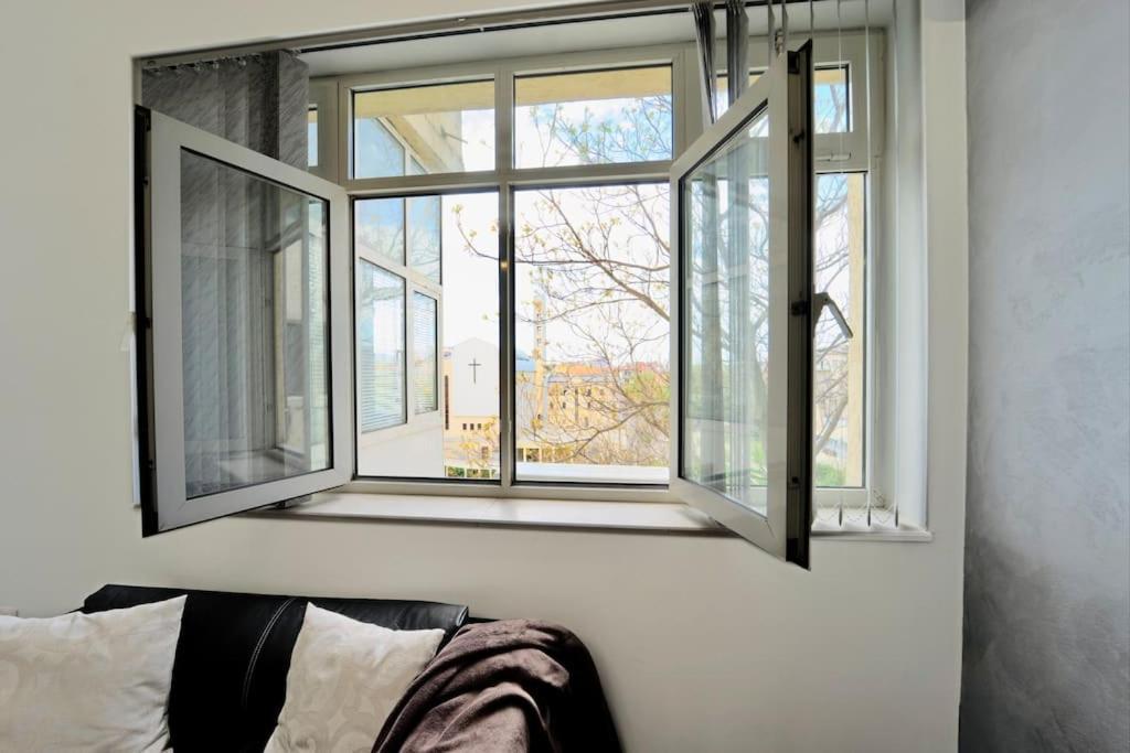 Cozy 1-Bedroom Flat In The Very Center Of โซเฟีย ภายนอก รูปภาพ